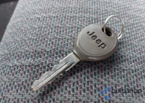 2001 Jeep Cherokee Sport from USA, damaged, VIN 1J4FF48SX1L620872